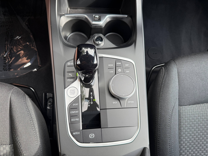 BMW 118 Parkassist voor/achter+Camera,Navigatie,automaat,Privacy glas,Alulunium 19' velgen,Cruiscontrol,NIEUWE STAAT — photo 9
