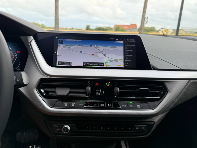 BMW 118 Parkassist voor/achter+Camera,Navigatie,automaat,Privacy glas,Alulunium 19' velgen,Cruiscontrol,NIEUWE STAAT — photo 5