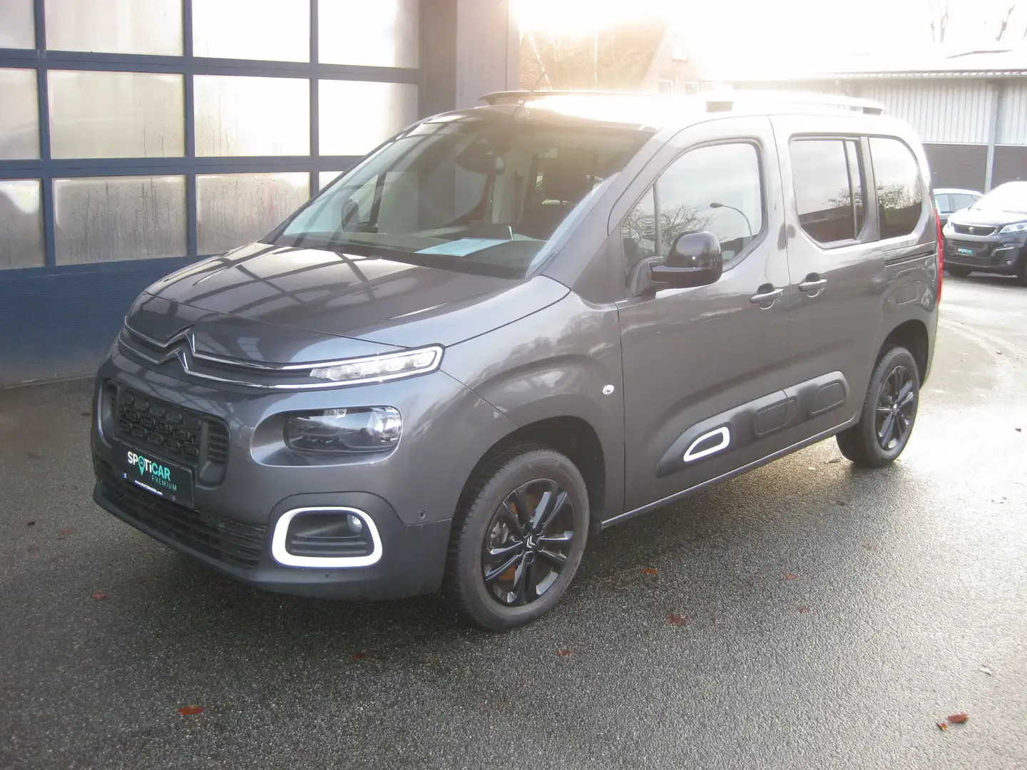 Citroen Berlingo MPV Shine M Grau - 1