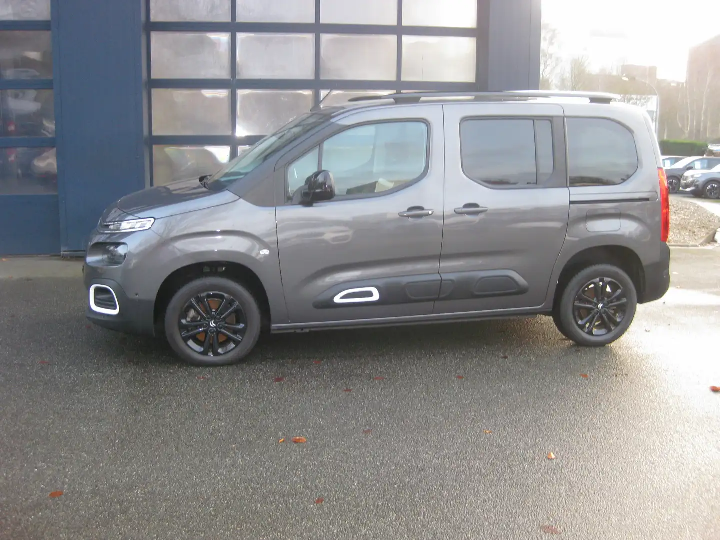 Citroen Berlingo MPV Shine M Grau - 2