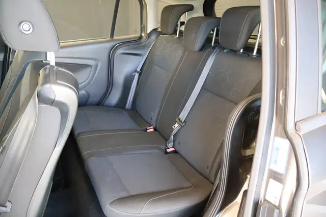 Ford B-Max view 11
