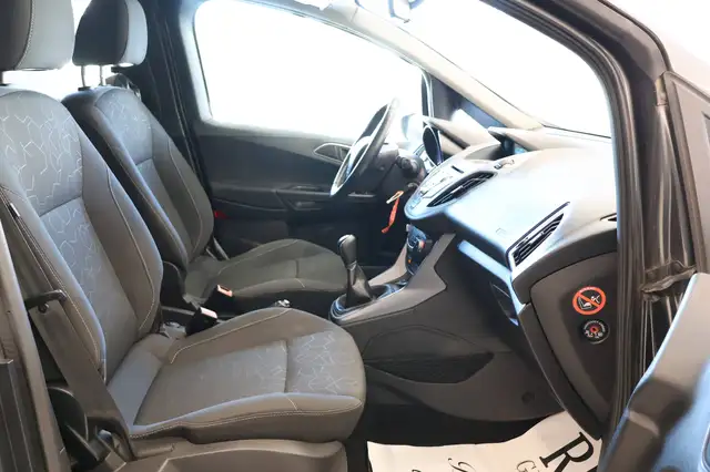 Ford B-Max view 12