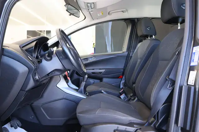 Ford B-Max view 10