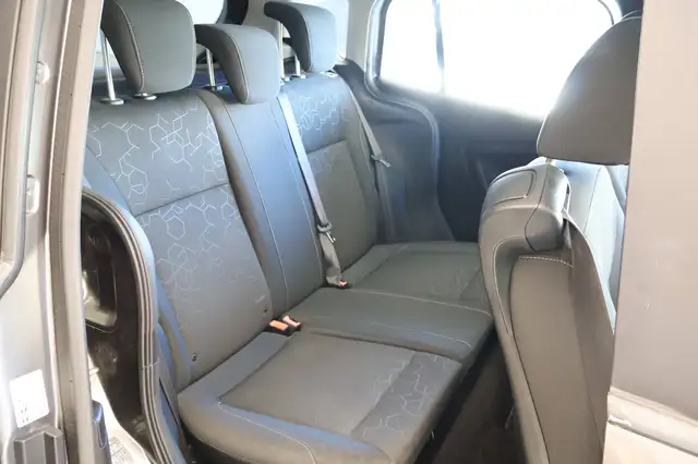 Ford B-Max view 13