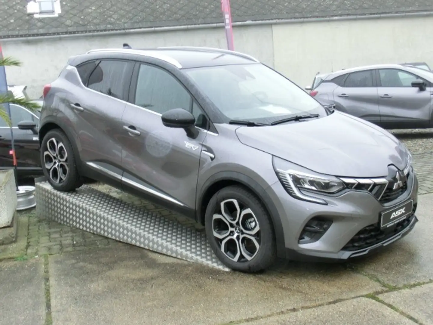 Mitsubishi ASX 1,6 MPI PHEV 10,46kWh Intense Grau - 1