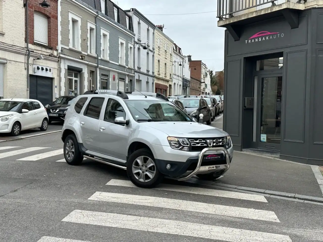 Dacia Duster TCe 125 4x2 LaurÃ©ate / BLUETOOTH / PARE