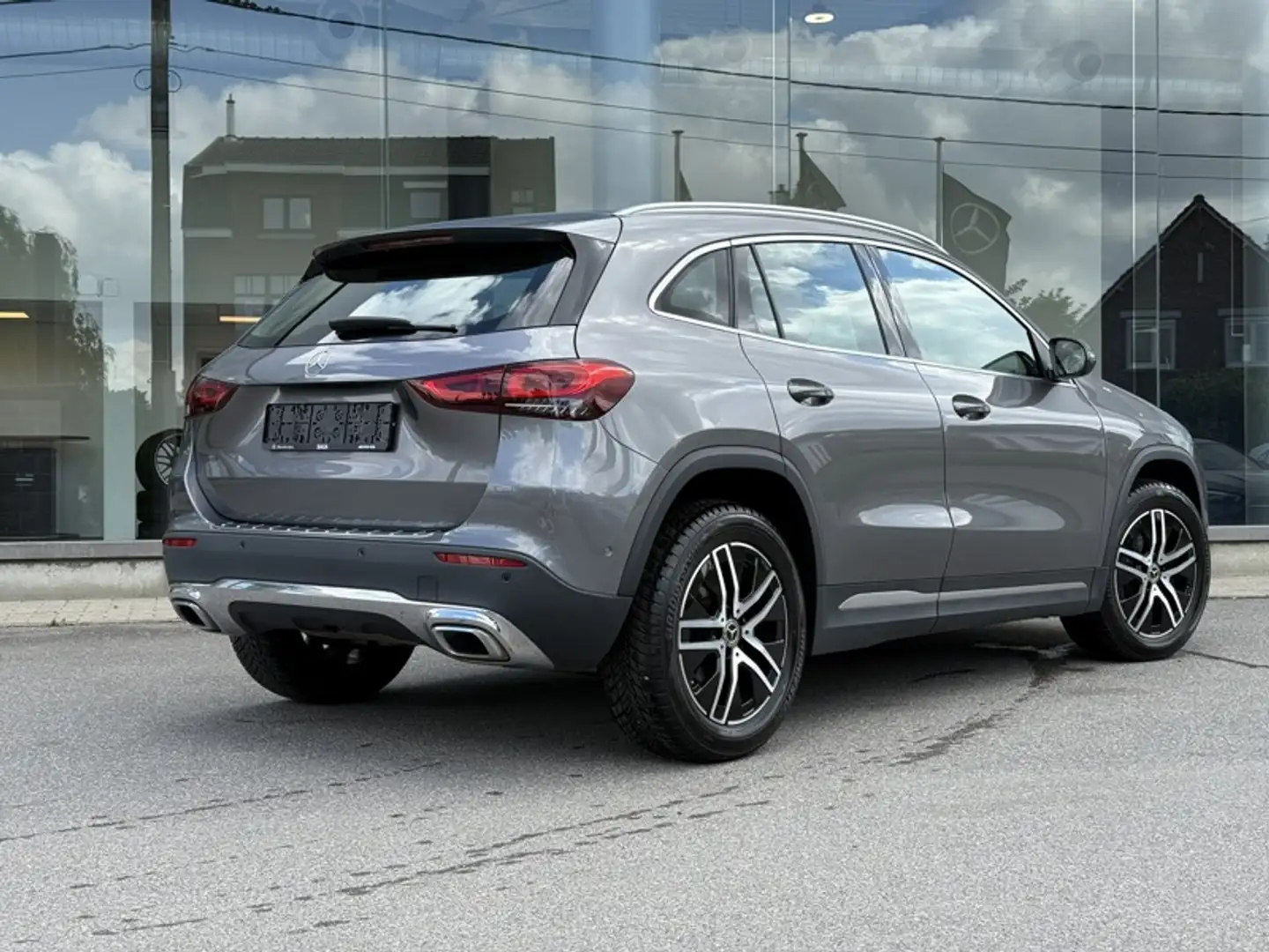 Mercedes-Benz GLA 180 180 Progressive Attelage Eclairage - 2