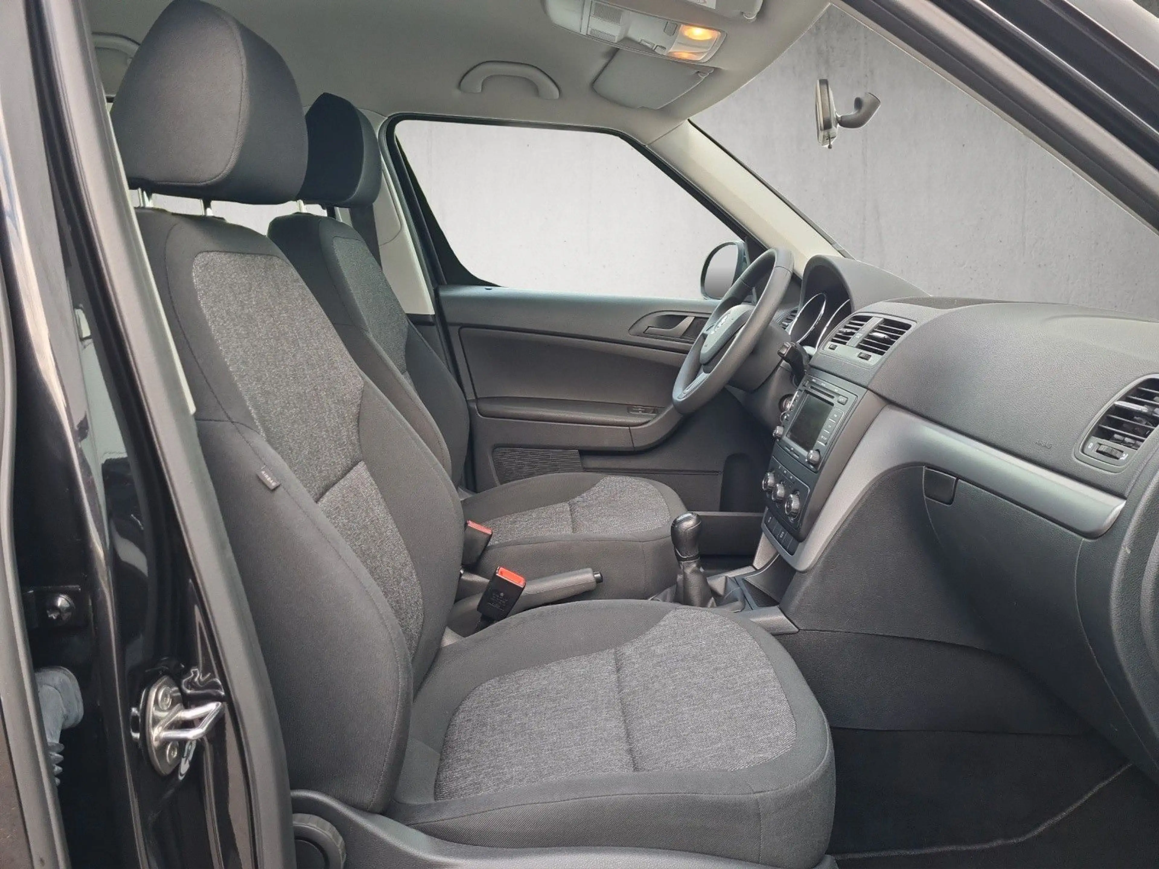 Skoda Yeti Active/1 Hand/4Season/Tüv & Service Neu — photo 15