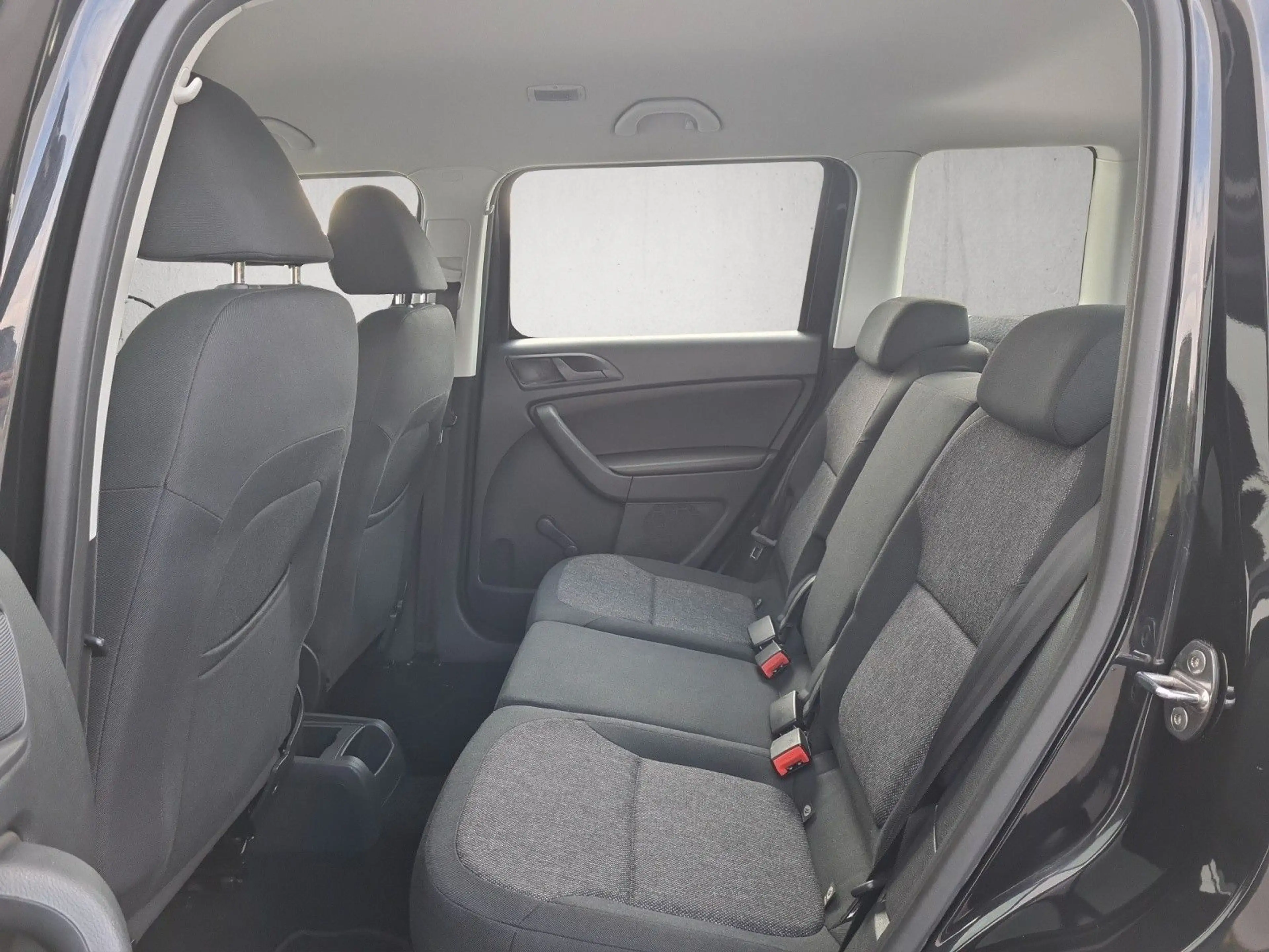 Skoda Yeti Active/1 Hand/4Season/Tüv & Service Neu — photo 14