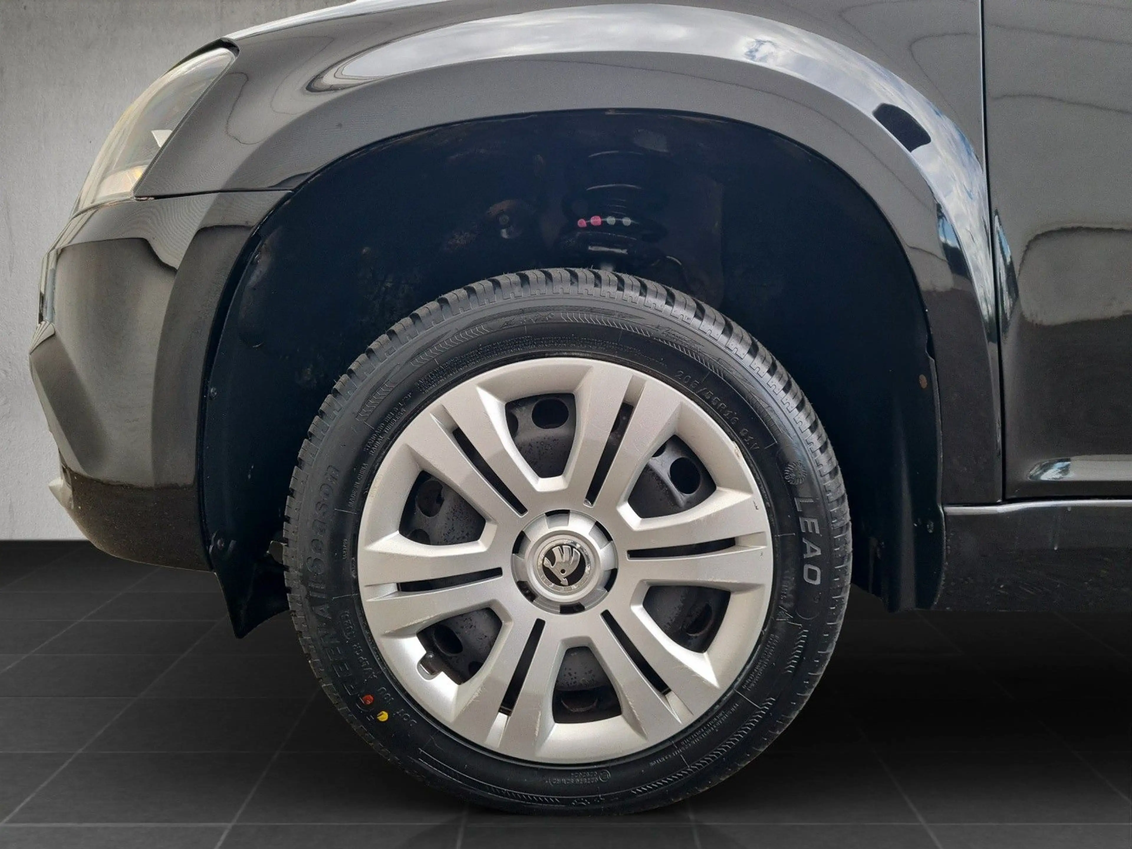 Skoda Yeti Active/1 Hand/4Season/Tüv & Service Neu — photo 11