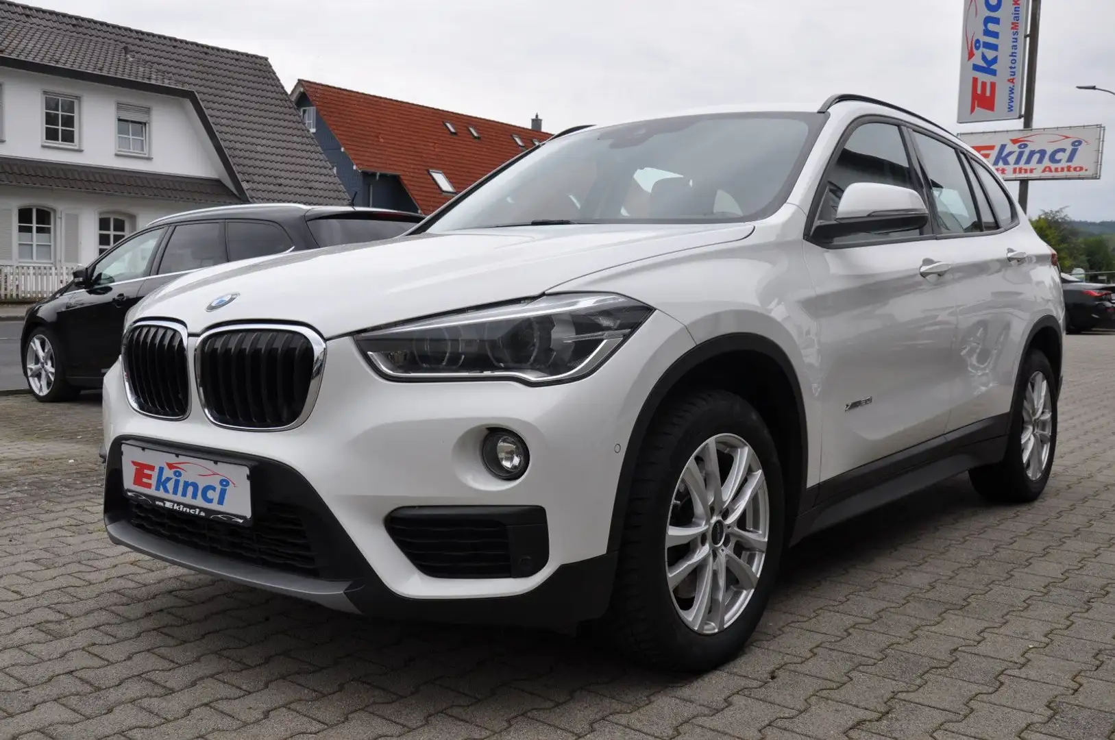 BMW X1 Baureihe X1 xDrive 20 i Advantage Blanc - 1