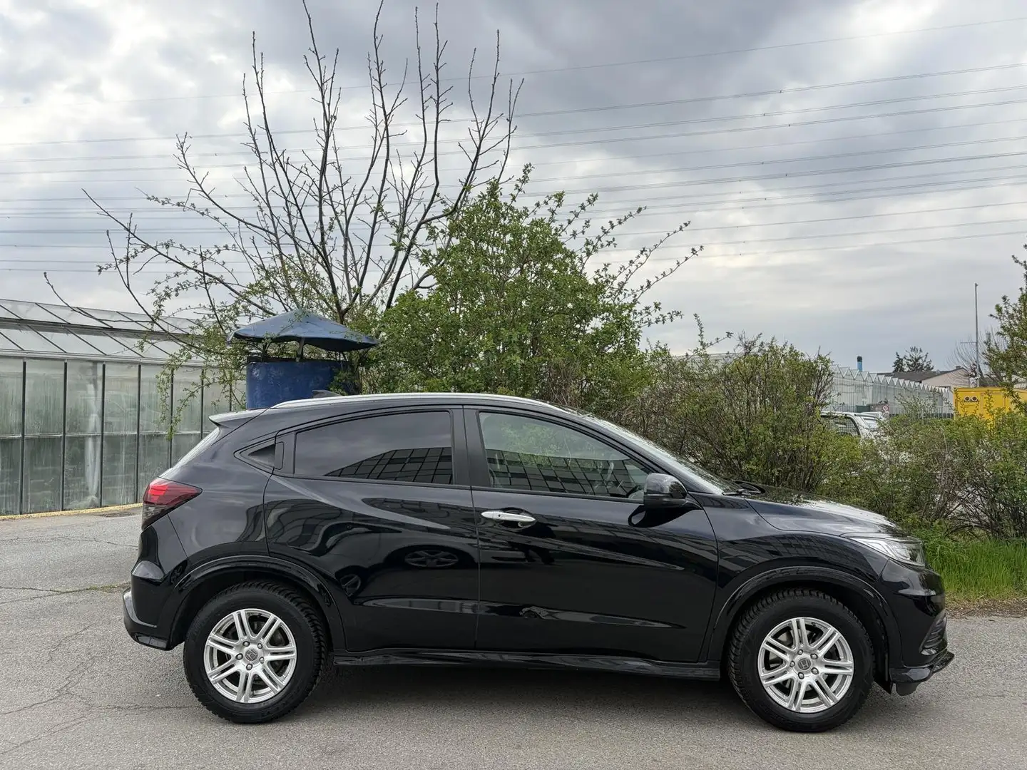 Honda HR-V 1,5VTEC Aut. Executive Pano Navi Kamera *wenig KM* Schwarz - 2