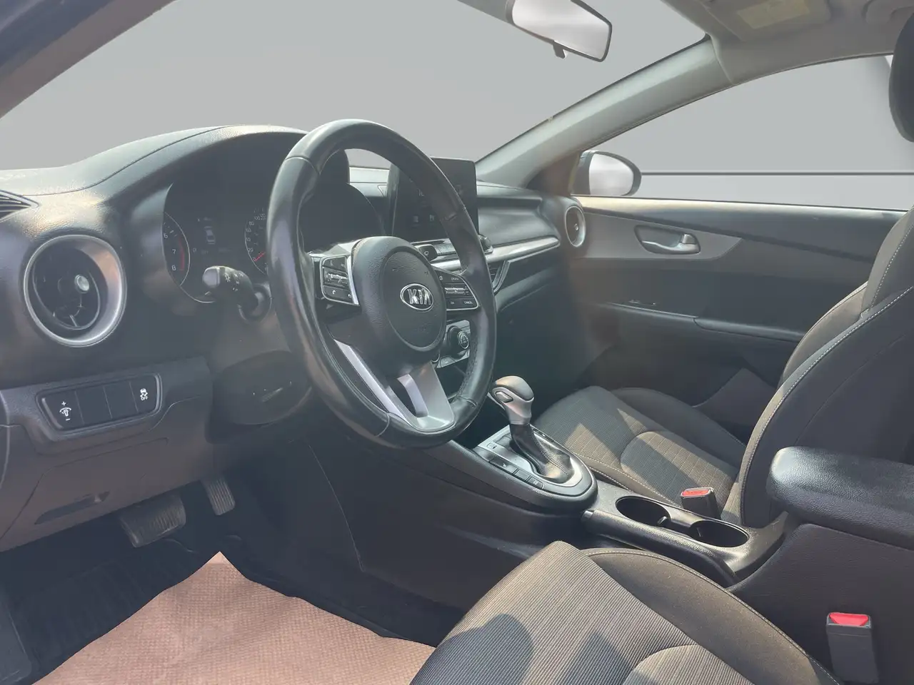 Kia Forte снимка Kia Forte