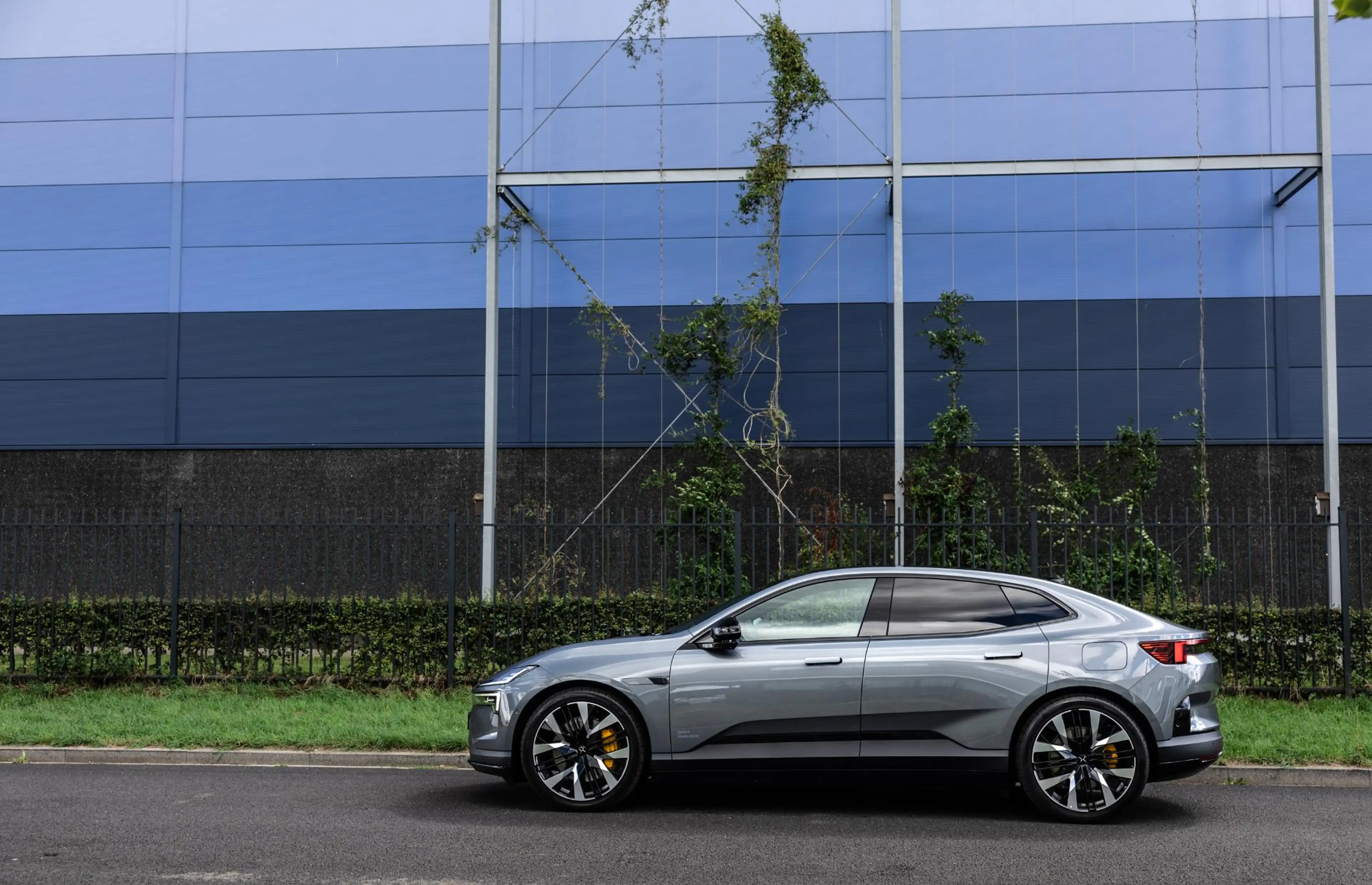 Polestar 4 Long Range Dual motor Performance Prime 100 kWh MY — photo 3
