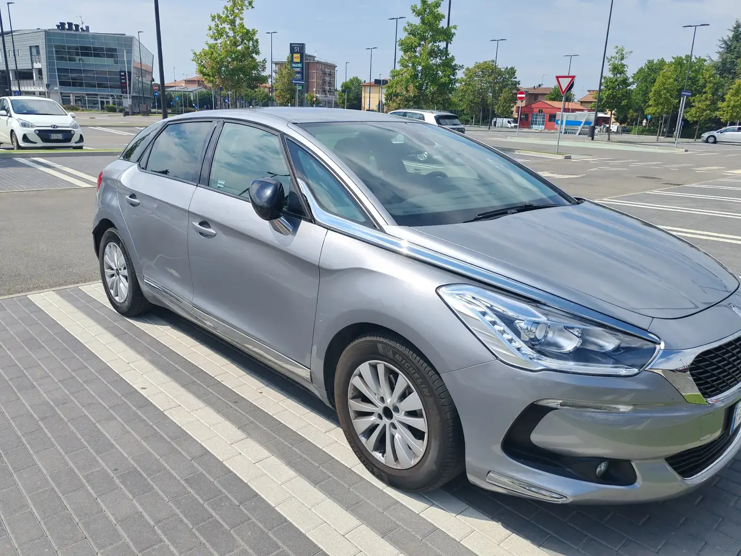 DS Automobiles DS 5 DS5 DS5 1.6 bluehdi Business s Gri - 1