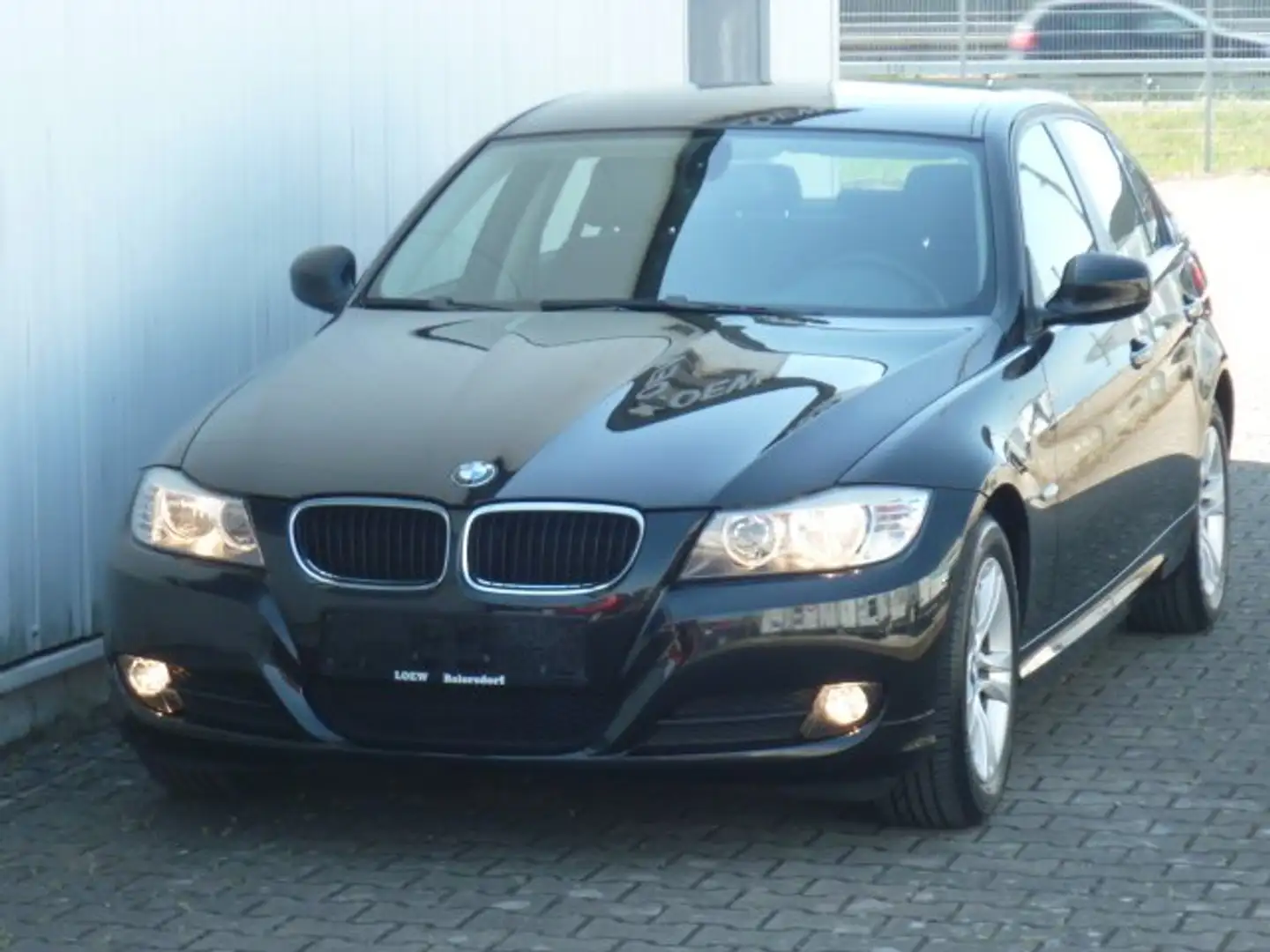 BMW 318 i, 110tkm Kette neuw. Klima ALU SHZ PDC Comf.P. Černá - 1