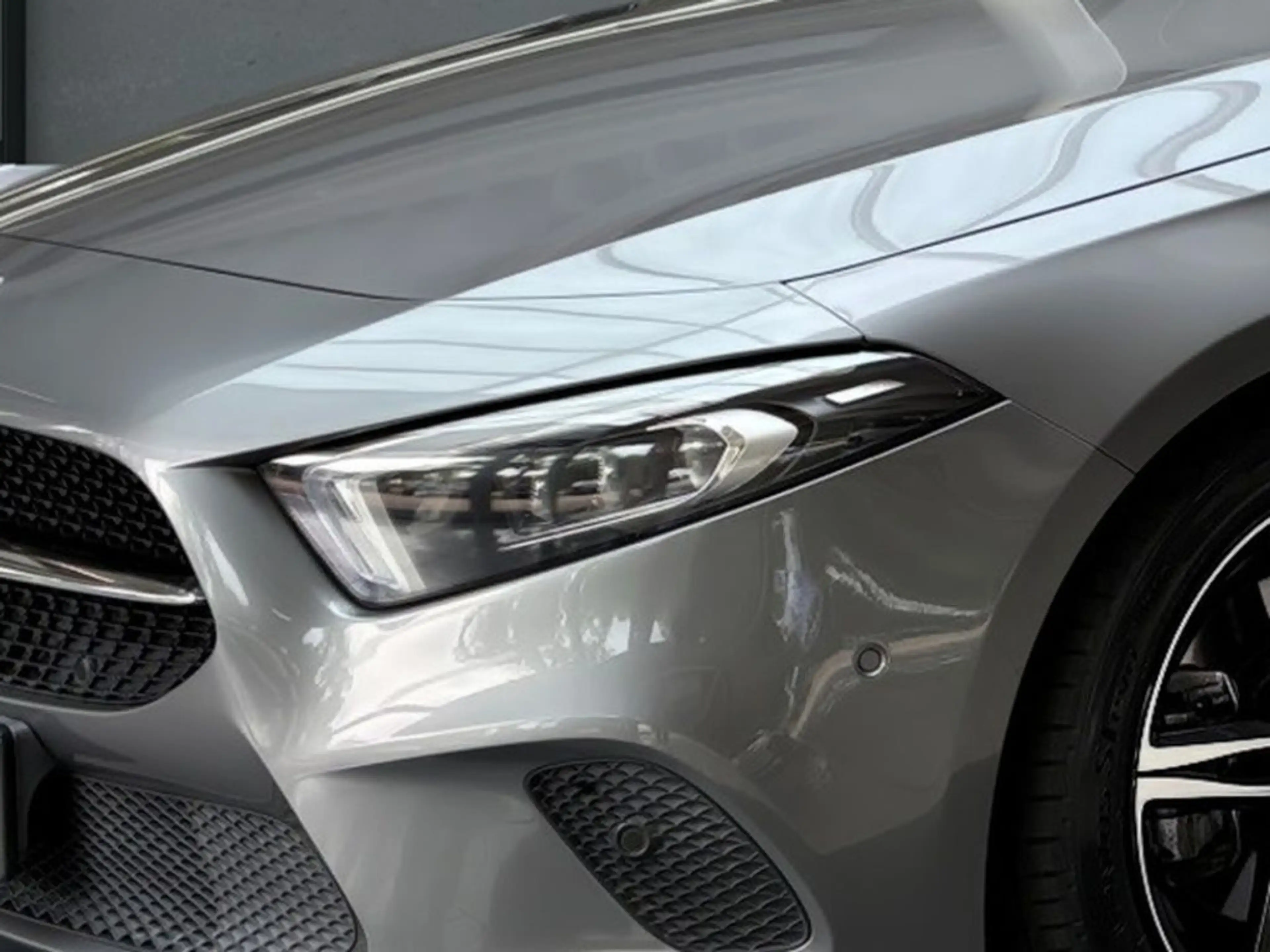 Mercedes-Benz A 220 Carbon+MBUX+Night+Progressive+ILS+Mbeam — photo 2