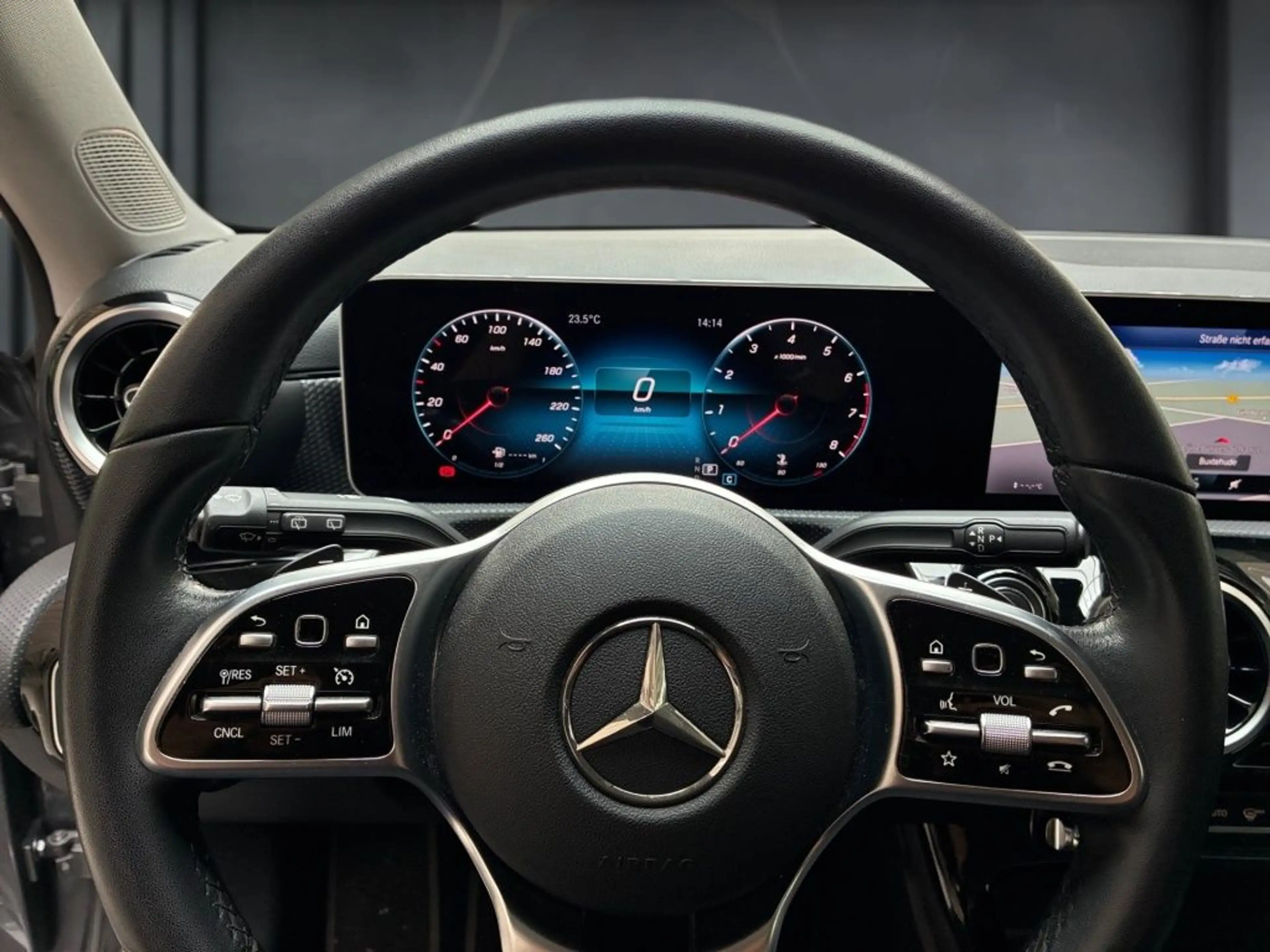 Mercedes-Benz A 220 Carbon+MBUX+Night+Progressive+ILS+Mbeam — photo 8