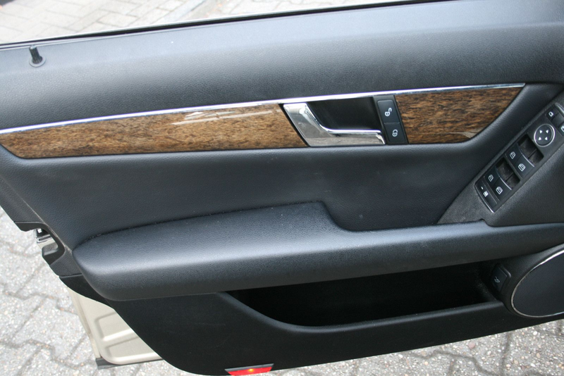 Mercedes-Benz C 250 Elegance Automatic CGI BlueEfficiency,Navi — photo 11