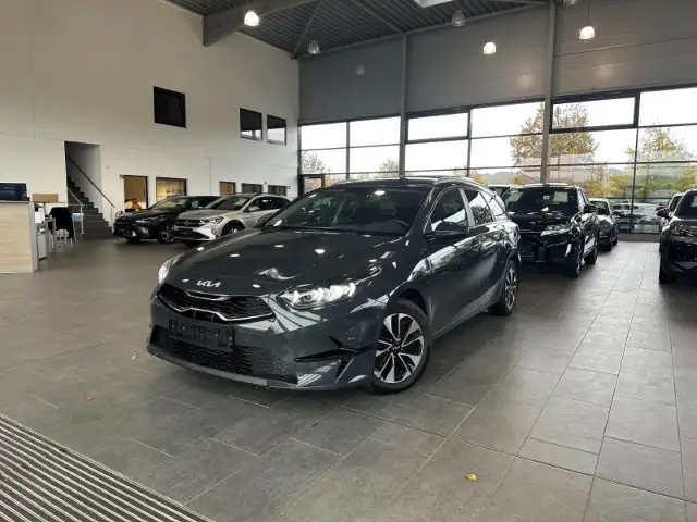 Kia Ceed SW / cee'd SW 1.5 T-GDI Navi LED Kamera CarPlay SHZ LenkradHZG