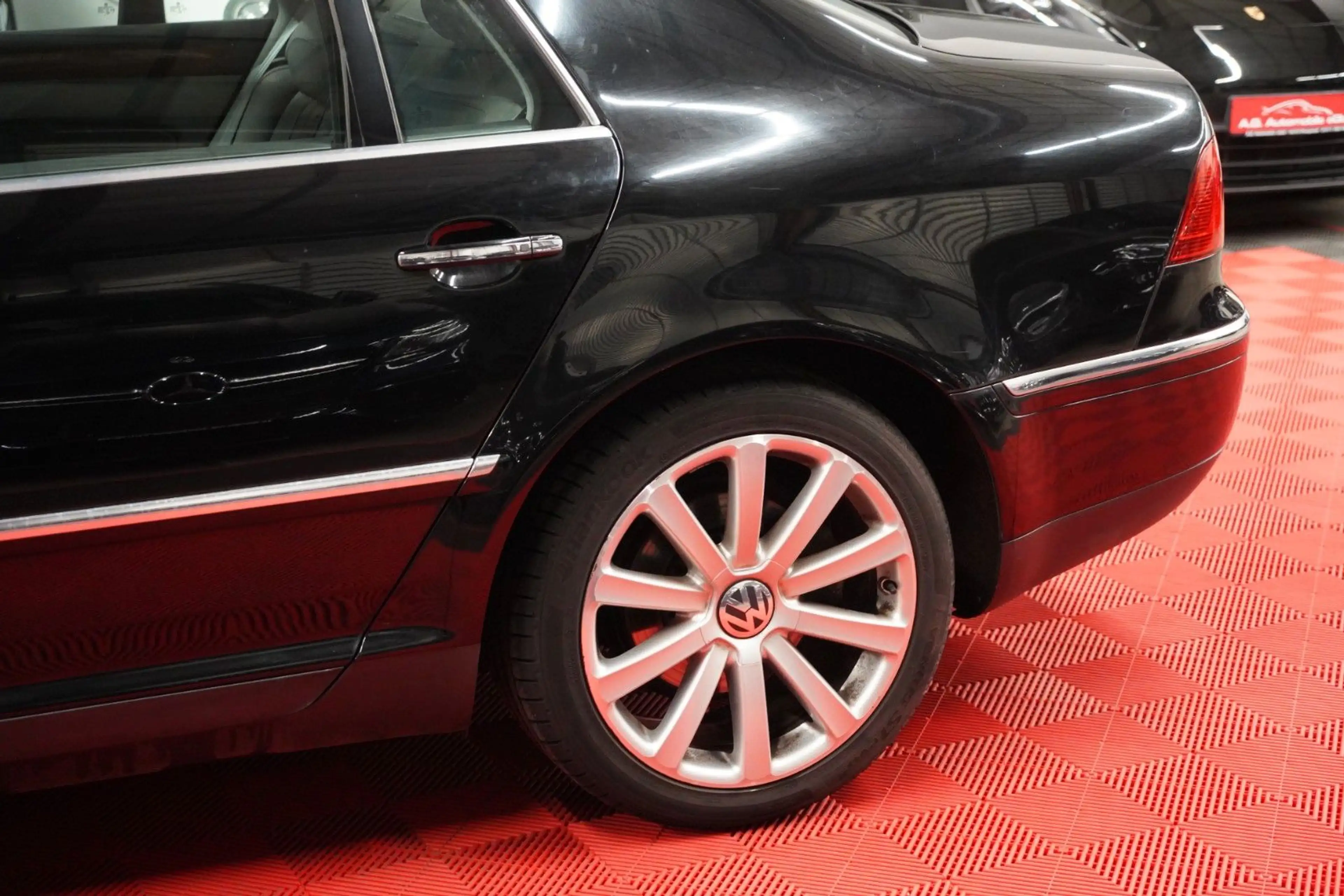 Volkswagen Phaeton 3.0 TDI V6 4Motion — photo 9