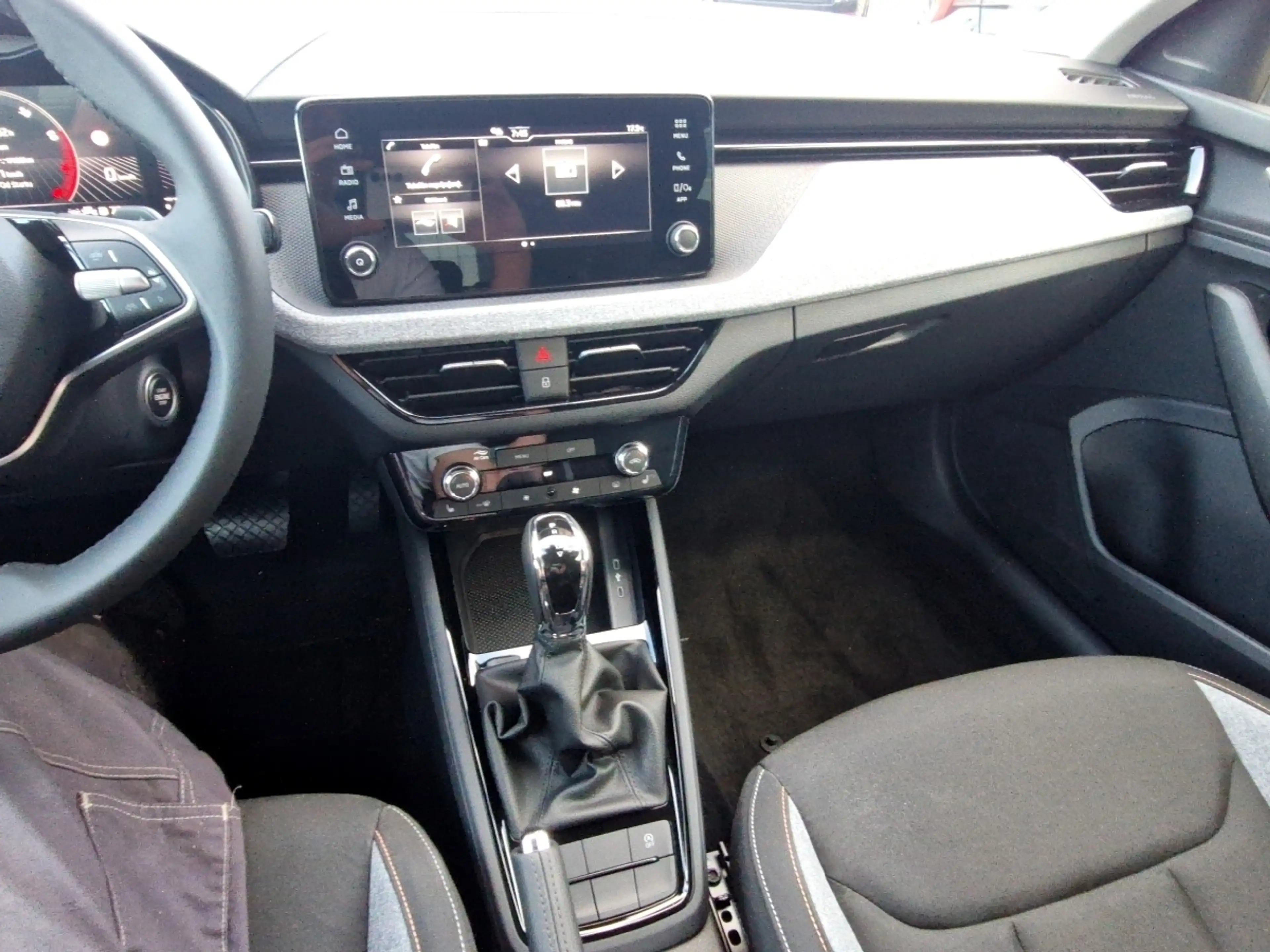 Skoda Scala 1.0 TSI Selection DSG LED Sitzhzg Klimaautoma — photo 12