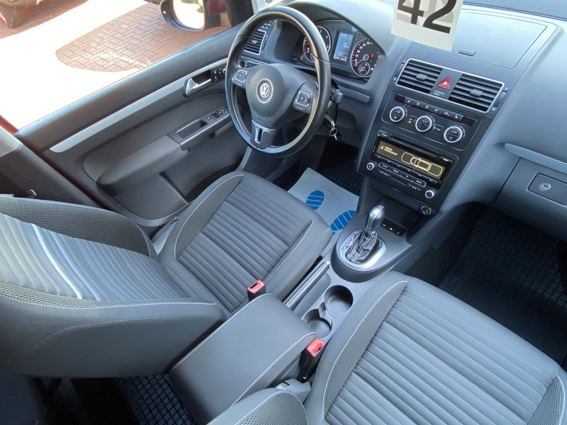 Volkswagen Touran Cup Autom. AHK PDC SHZ Garantie — photo 10