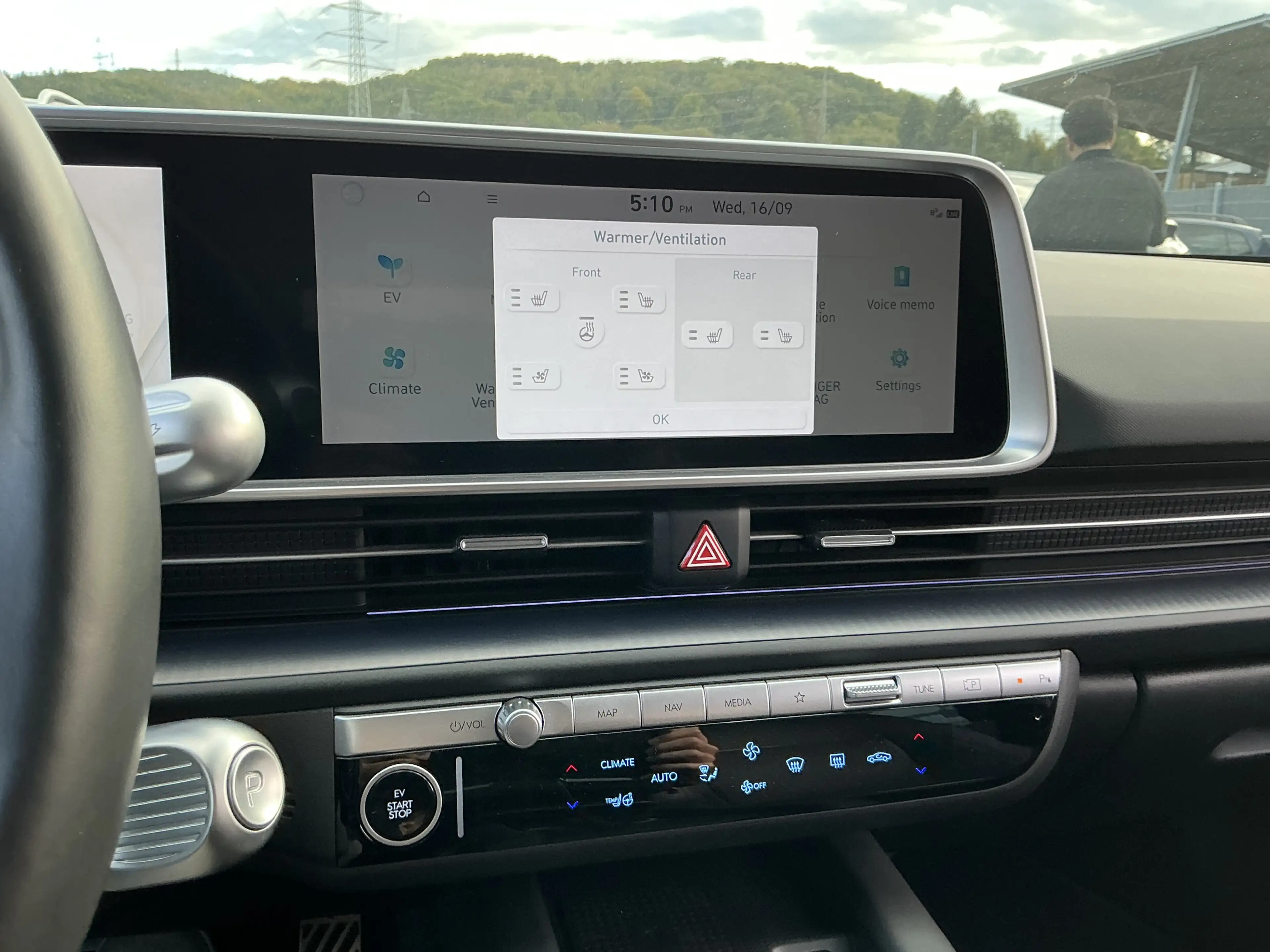 Hyundai IONIQ 6 Uniq Leder Memory BOSE 360Cam HUD 4WD — photo 13