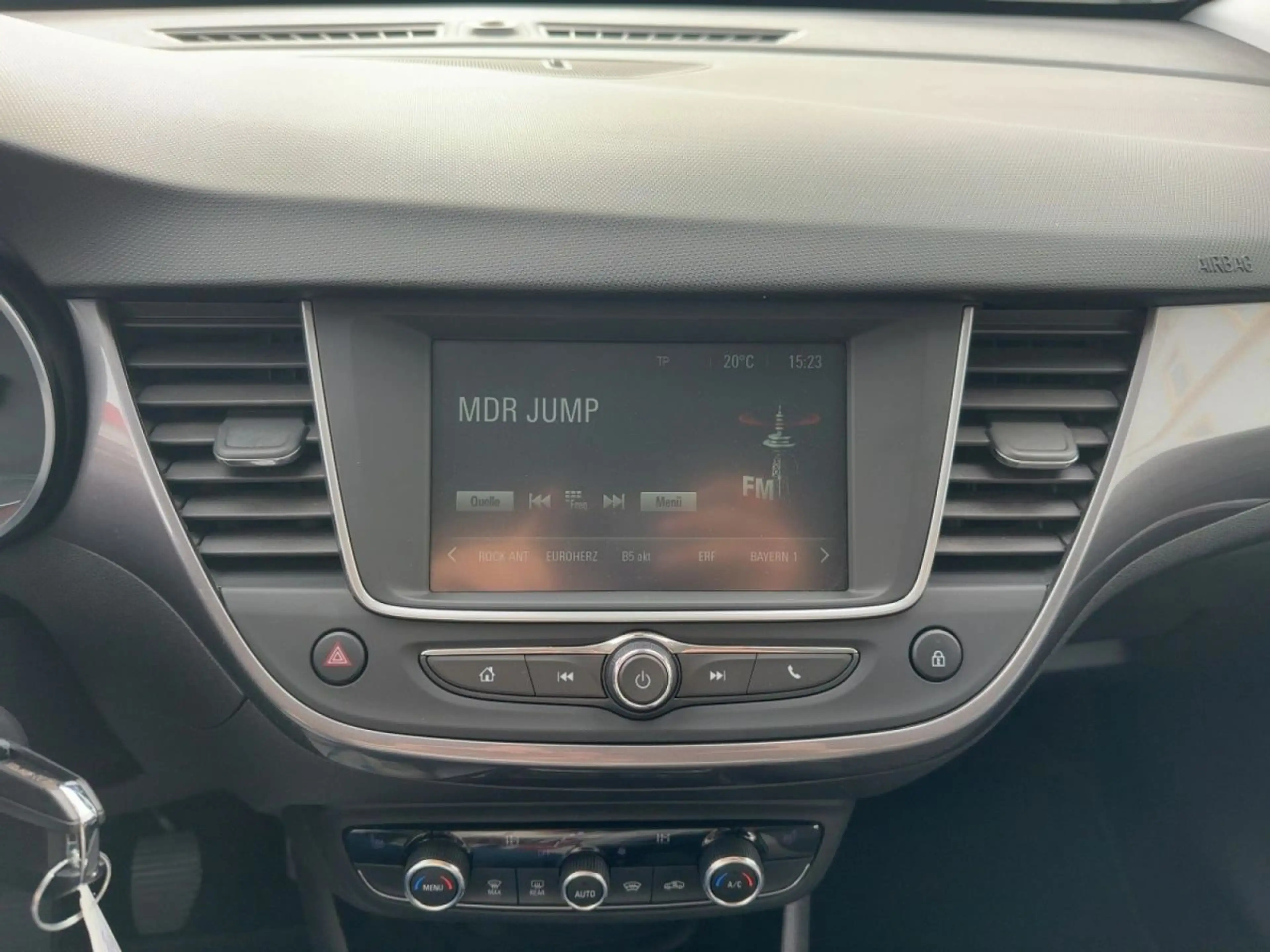 Opel Crossland Innovation, PDC — photo 14