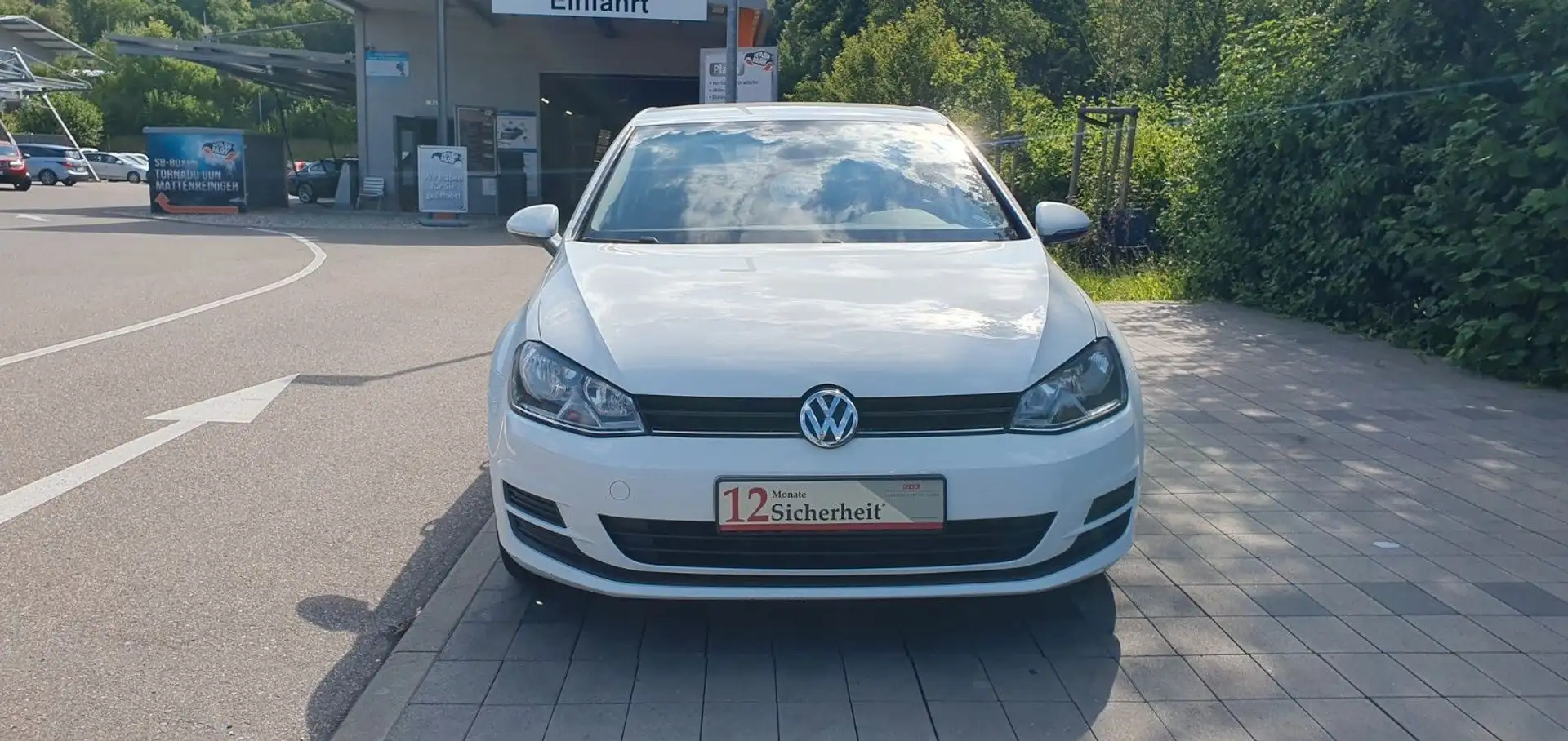 Volkswagen Golf VII Lim. Trendline BMT*TÜV-NEU* Blanc - 2