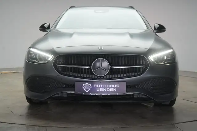 Mercedes-Benz 300 view 2