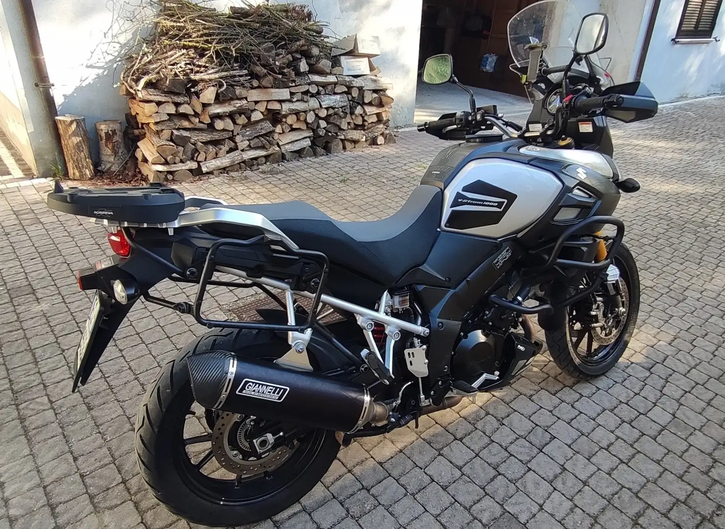 Suzuki V-Strom 1000 Gri - 1