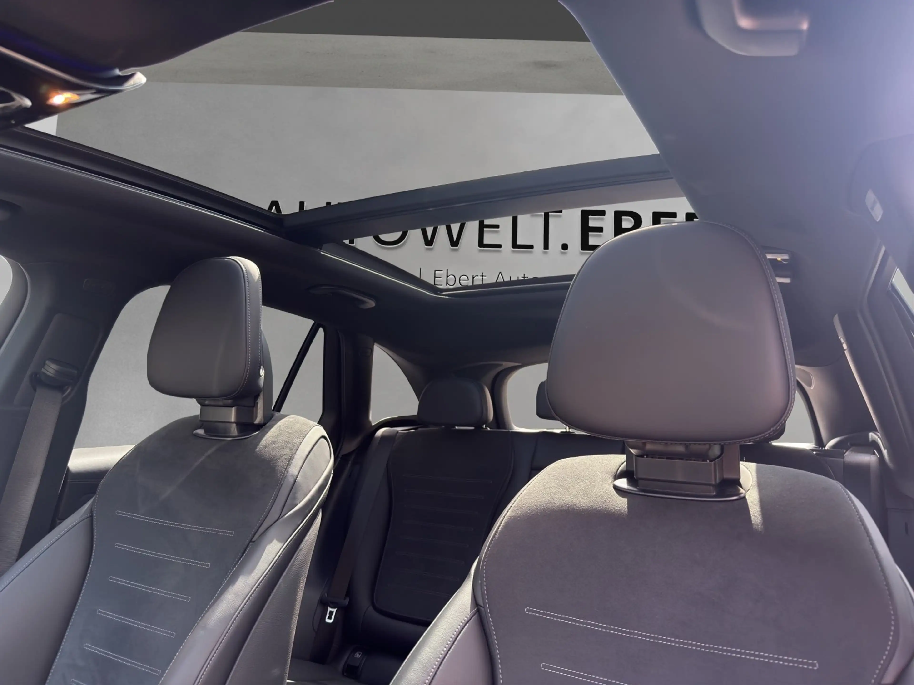 Mercedes-Benz GLC 450 GLC450d AMG Prem+ DISTRO Pano AHK Memo HUD KeyGo — photo 13