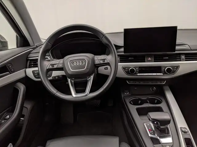 Audi A4 view 7