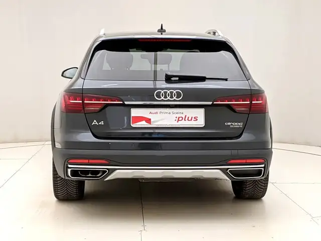 Audi A4 view 5