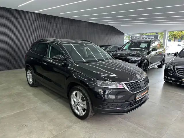 Skoda Karoq 2.0 TDI Style 4x4*Keyless*ACC*CantonSound*