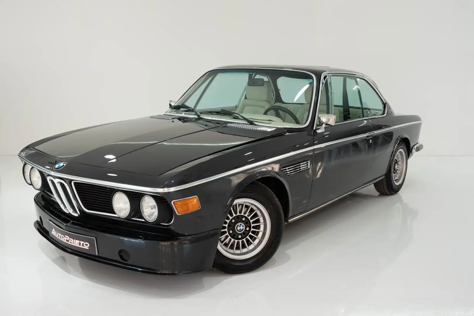 BMW Sonstige BMW 3.0 CSi Pequeño  Manual de 5 Puertas Schwarz - 2