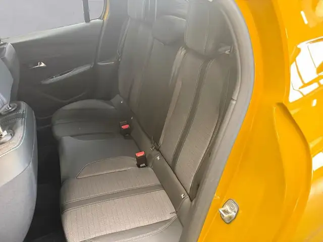 Peugeot 208 view 13