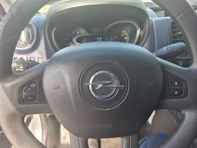 Renault Trafic view 7