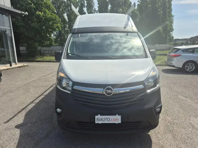 Renault Trafic view 3