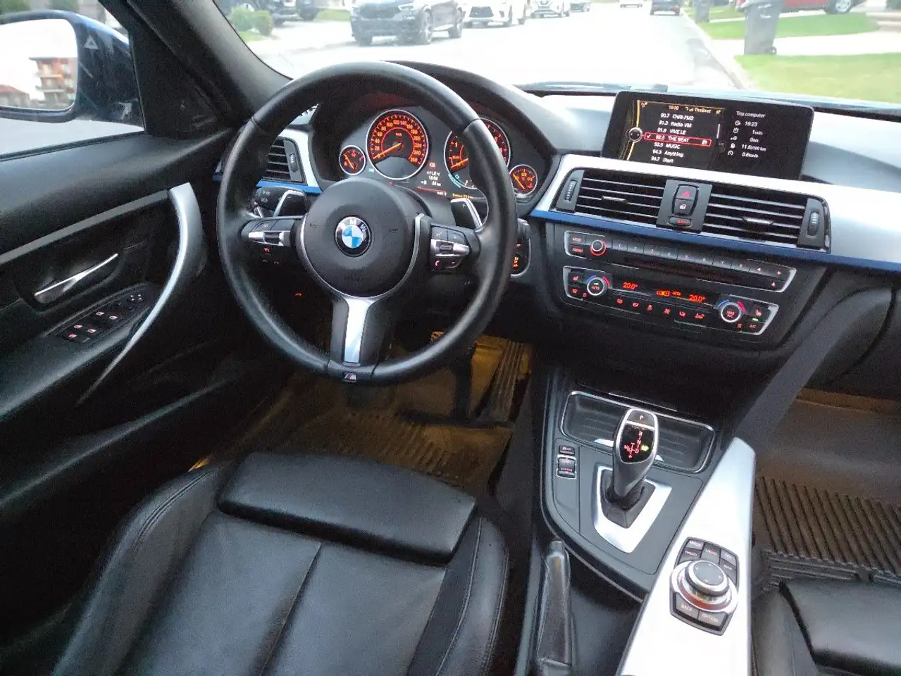 BMW 3 Series снимка BMW 3 Series