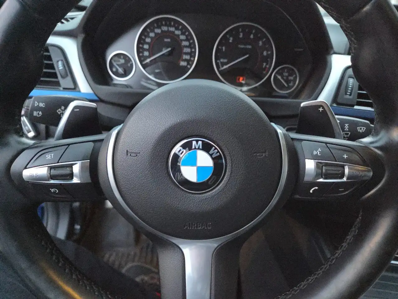 BMW 3 Series снимка BMW 3 Series