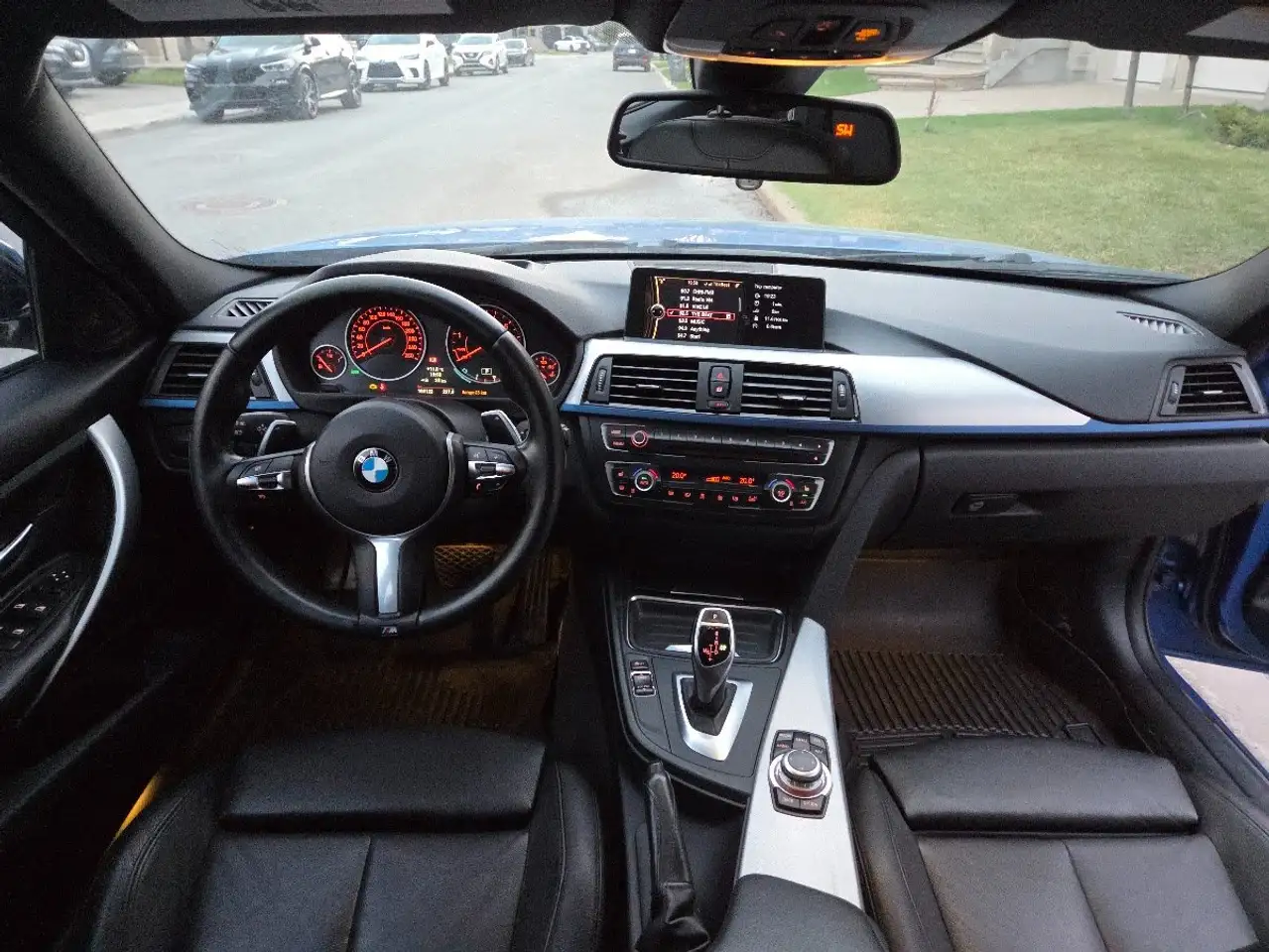 BMW 3 Series снимка BMW 3 Series
