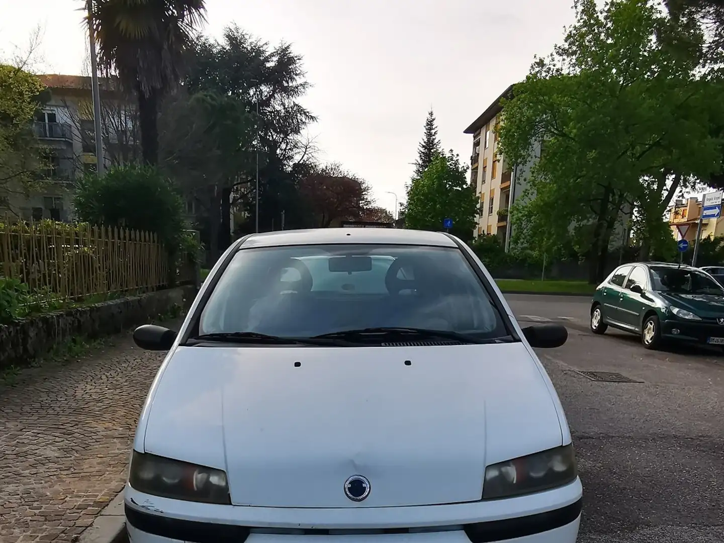 Fiat Punto 5p 1.2 EL 60cv - 1