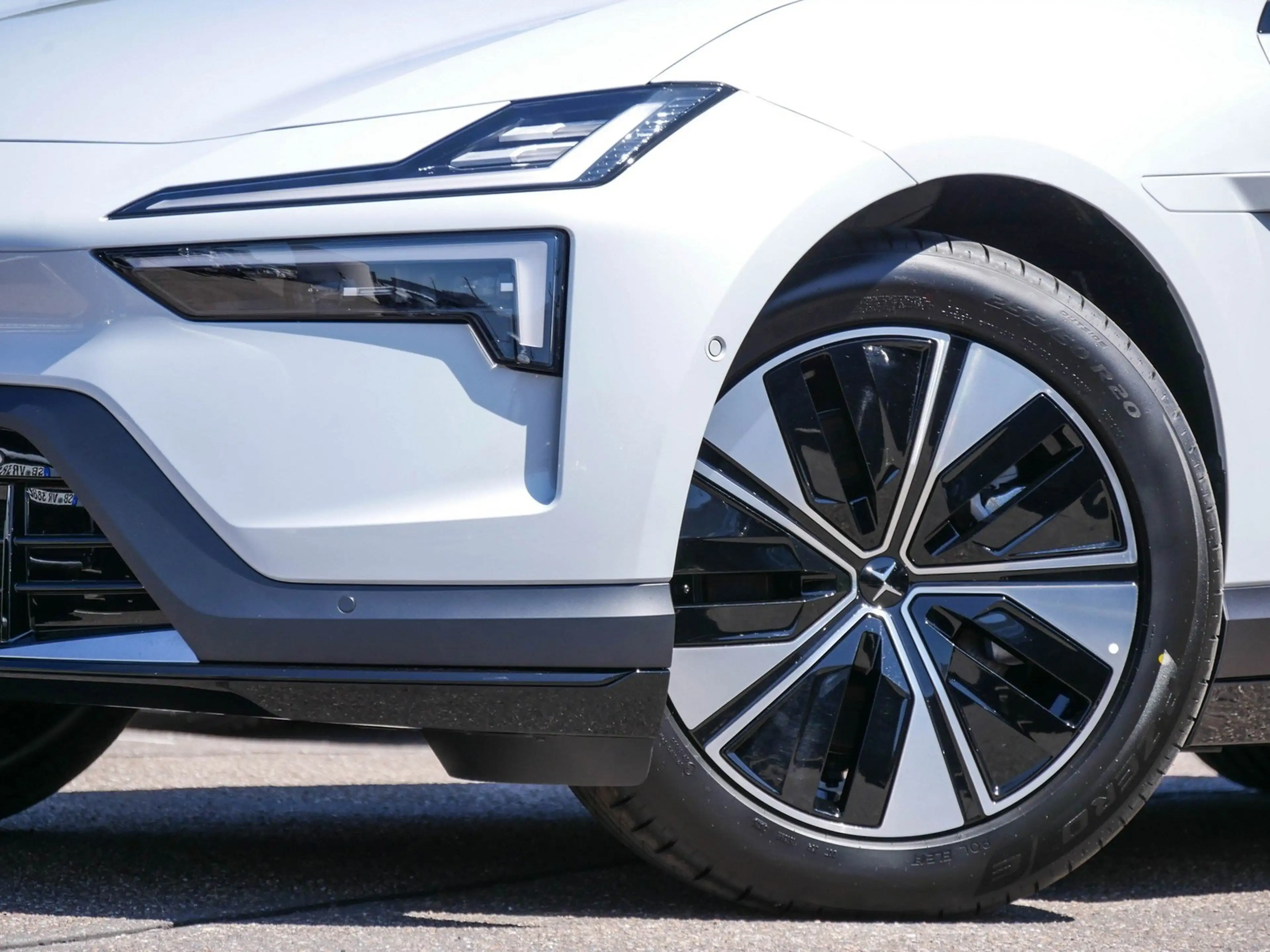 Polestar 4 LRS *360* *Pano* — photo 5