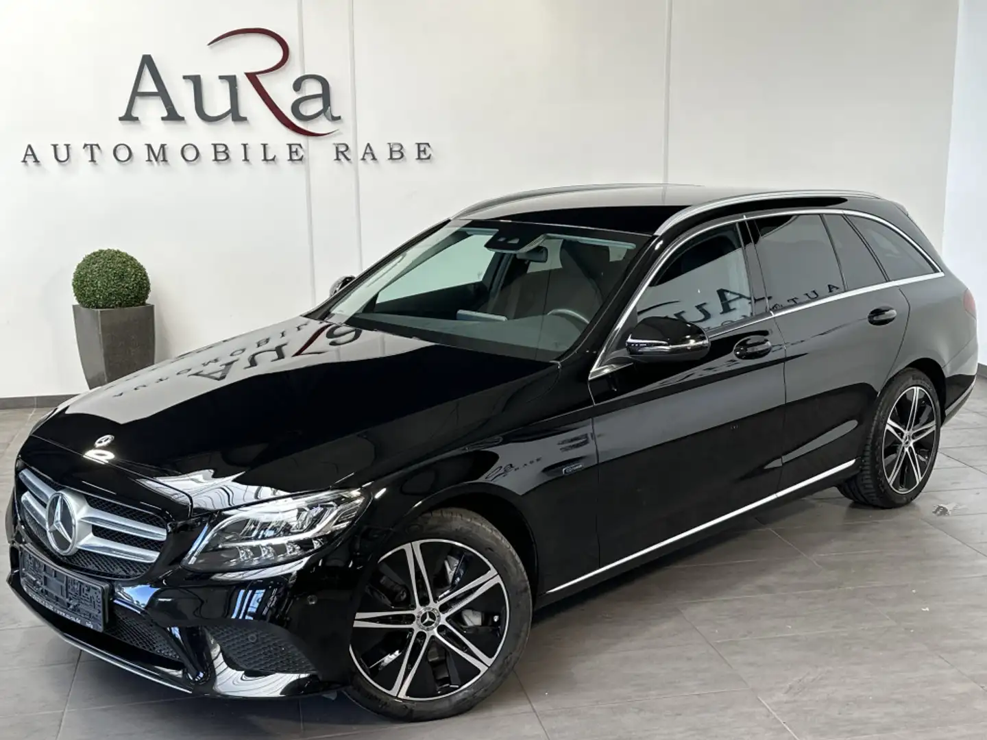 Mercedes-Benz C 300 T Avantgarde NAV+LED+AHK+BURMESTER+PP+1HD Чорний - 2
