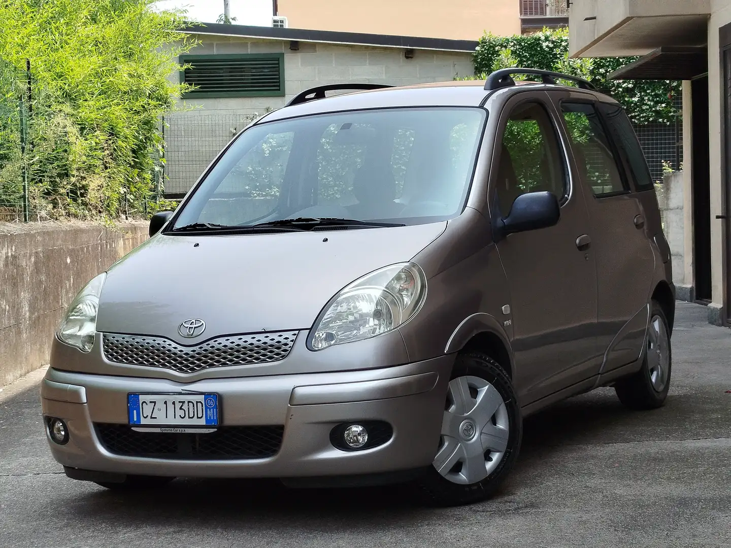 Toyota Yaris Verso 1.3 BENZINA 85cv 79.000km / Uniproprietario Grigio - 2