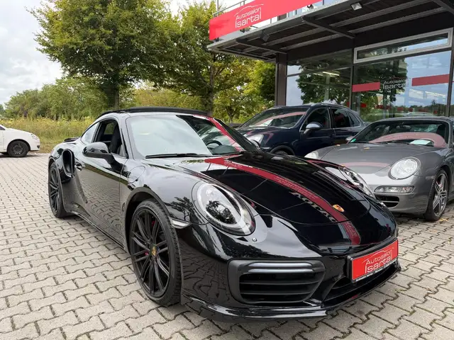 Porsche 911 view 13