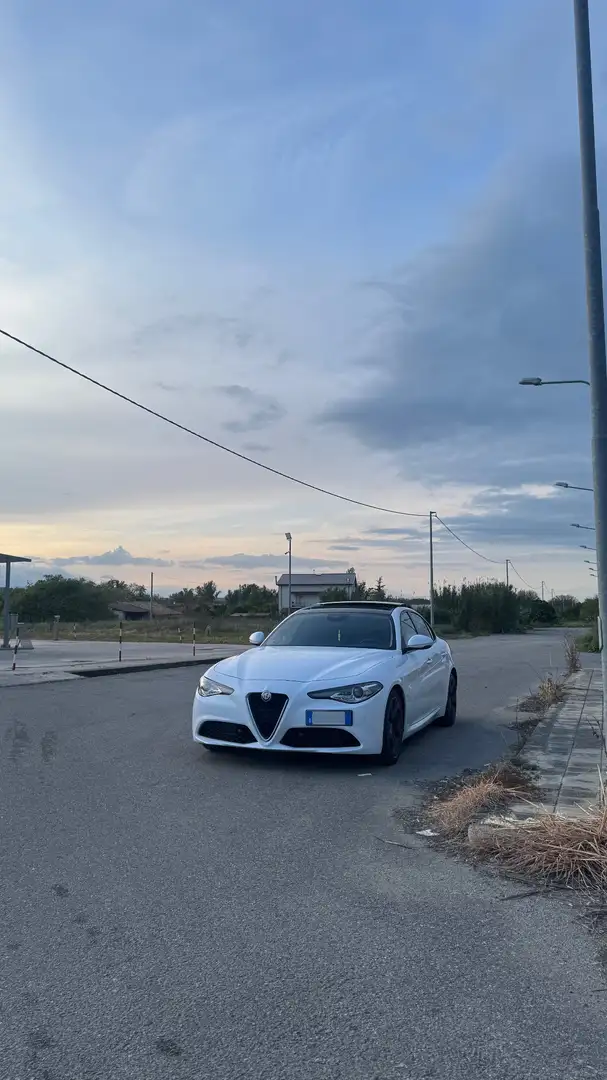 Alfa Romeo Giulia 2.2 t Super 150cv - 1