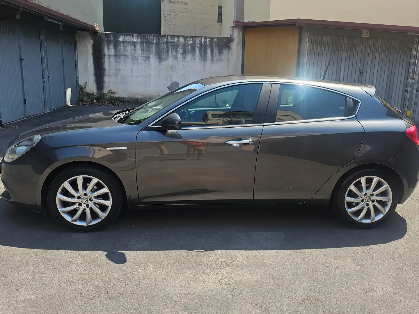 Alfa Romeo Giulietta Giulietta III 2010 1.6 jtdm Distinctive E5+ Grigio - 2